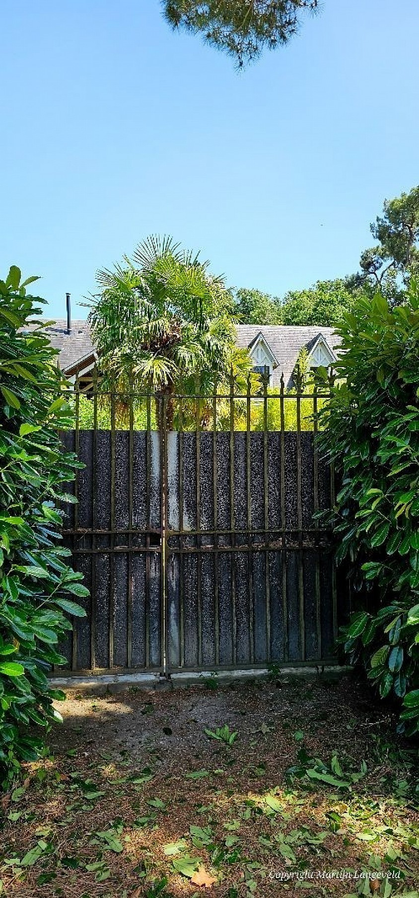 The gate of the horse stables